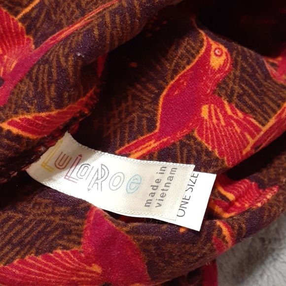 LuLaRoe Hummingbird Leggings Red One Size NWOT - Picture 3 of 4